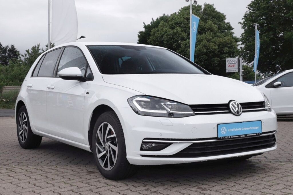Volkswagen Golf Exposé-Bild 2