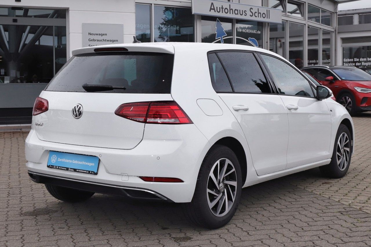 Volkswagen Golf Exposé-Bild 3