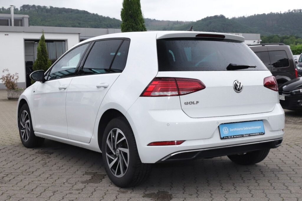 Volkswagen Golf Exposé-Bild 4