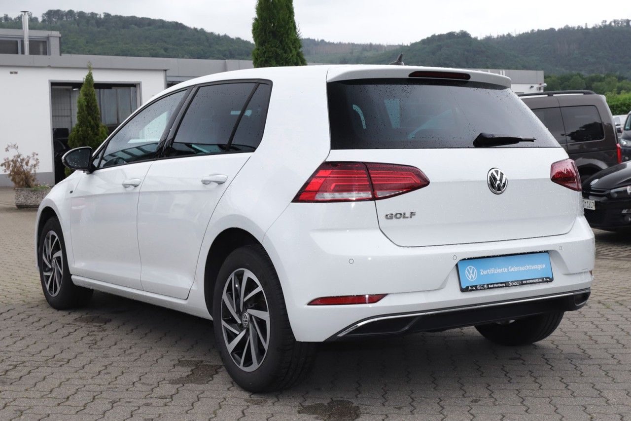 Volkswagen Golf Exposé-Bild 4