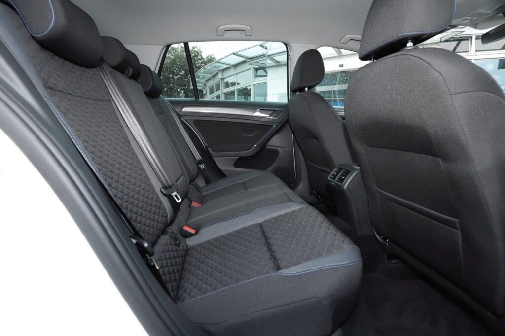 Volkswagen Golf Exposé-Bild 9
