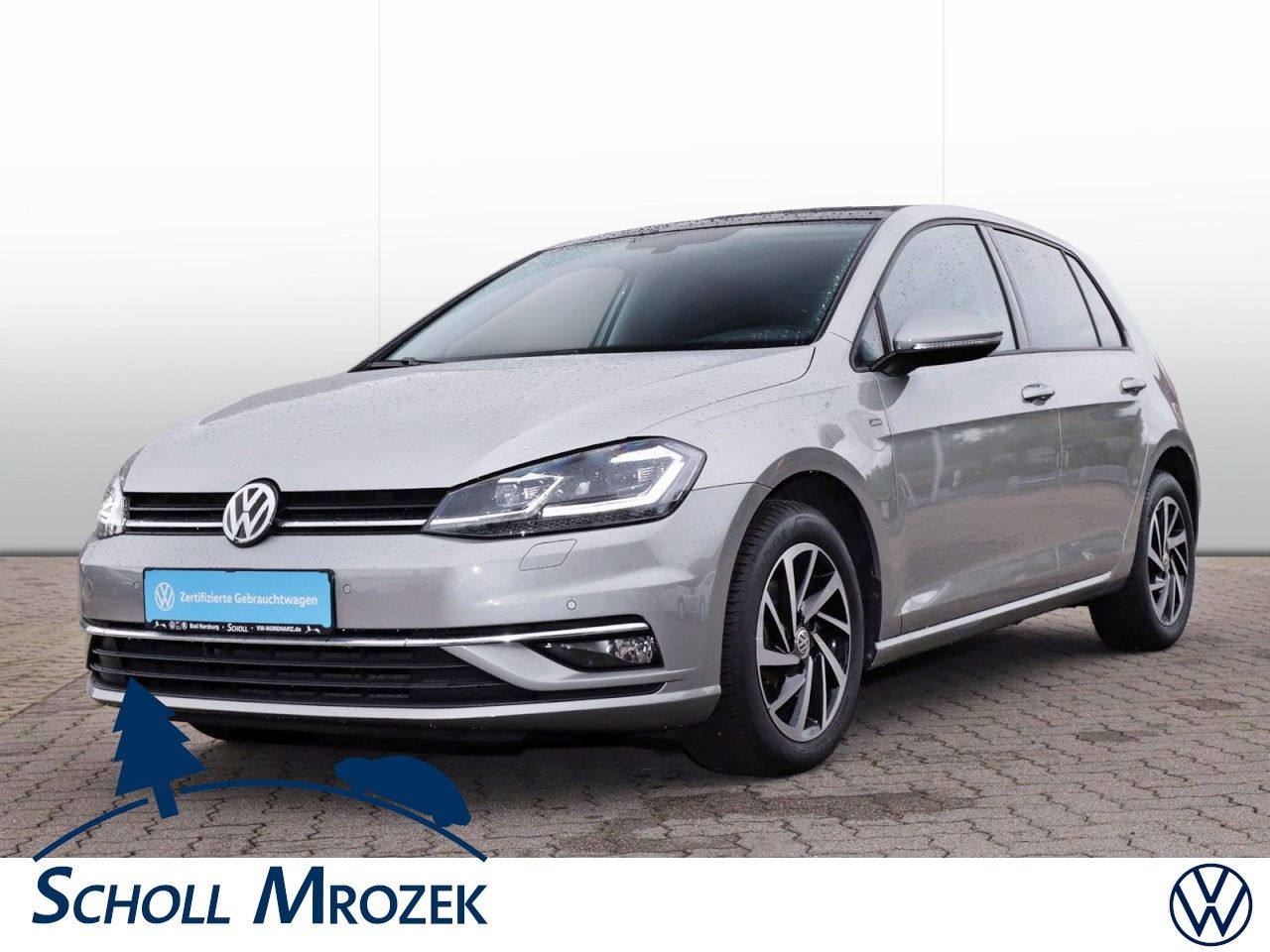 Volkswagen Golf Exposé-Bild 1