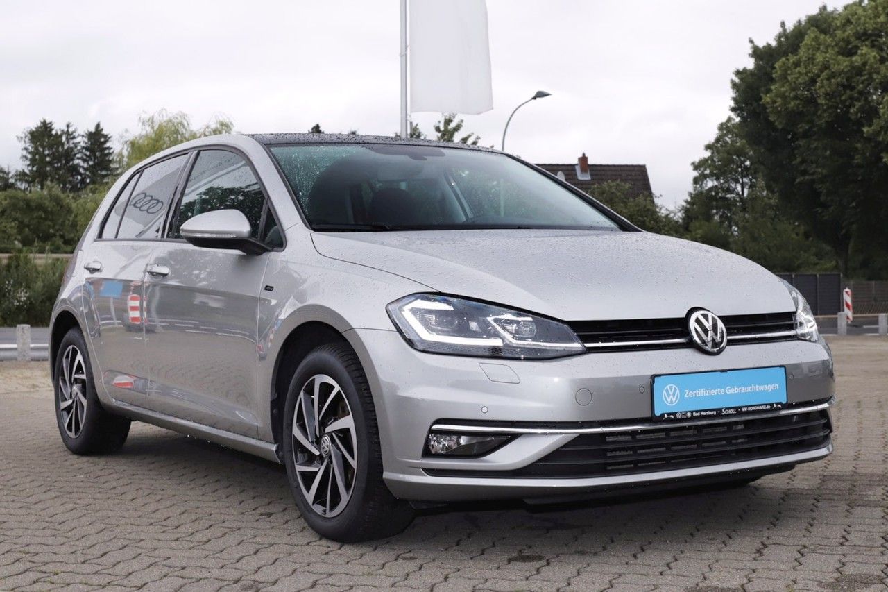Volkswagen Golf Exposé-Bild 2