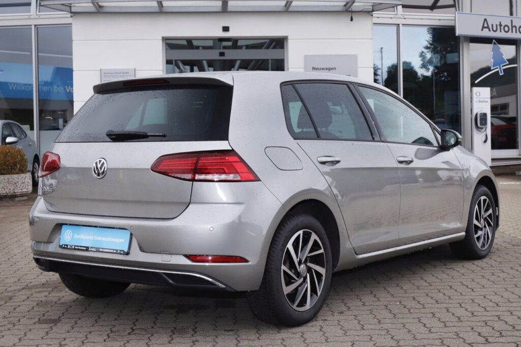 Volkswagen Golf Exposé-Bild 3