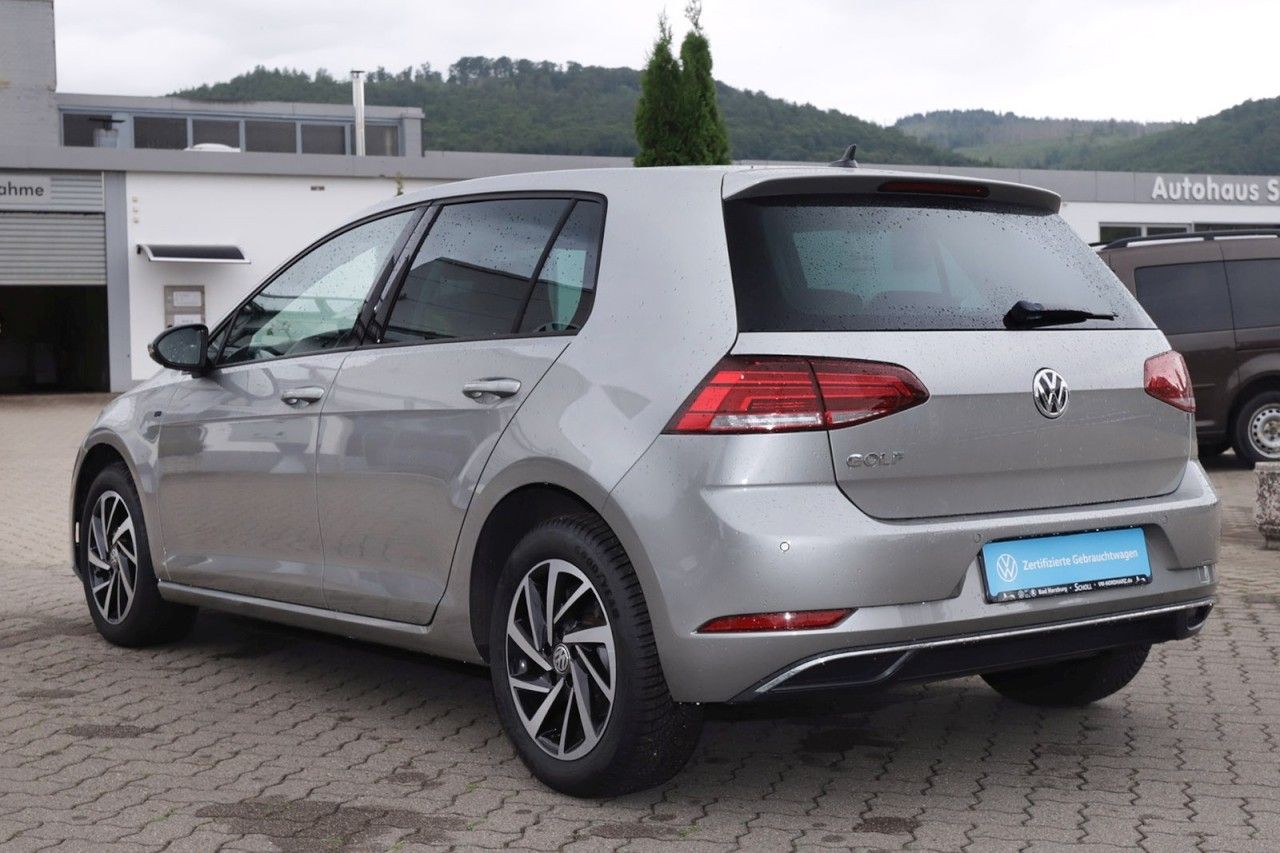 Volkswagen Golf Exposé-Bild 4