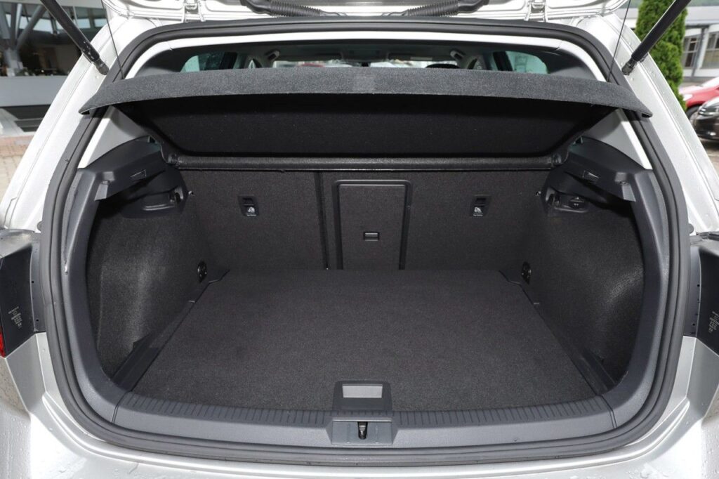 Volkswagen Golf Exposé-Bild 6