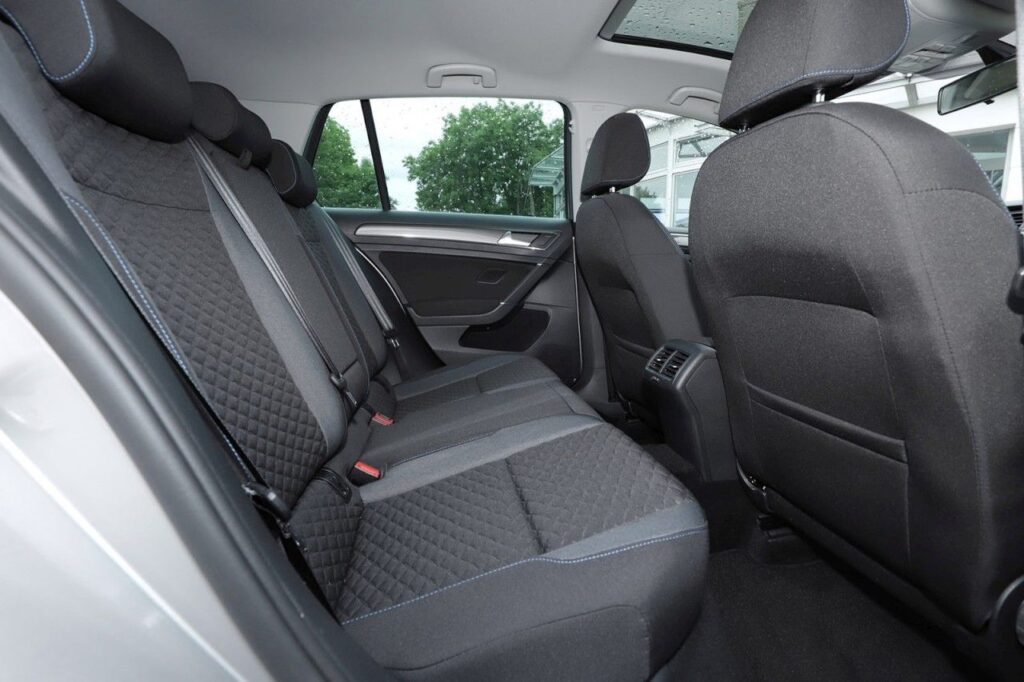 Volkswagen Golf Exposé-Bild 9