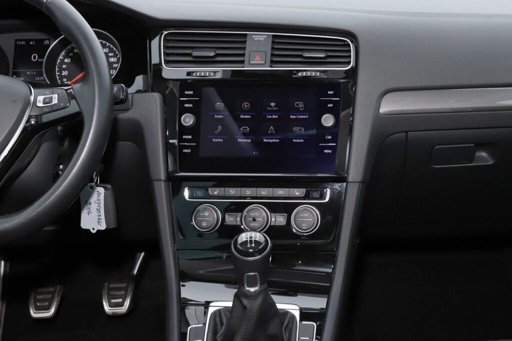 Volkswagen Golf Exposé-Bild 16