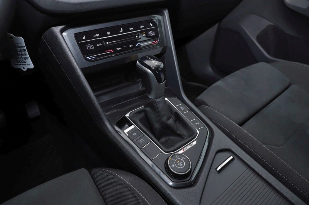 Volkswagen Tiguan Exposé-Bild 13