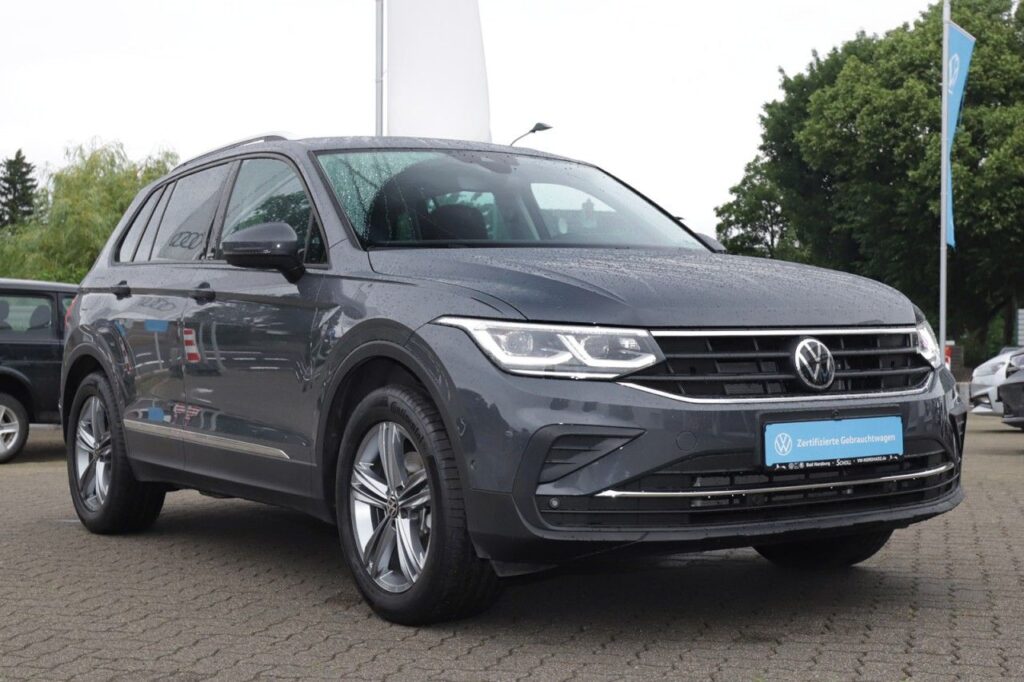 Volkswagen Tiguan Exposé-Bild 2