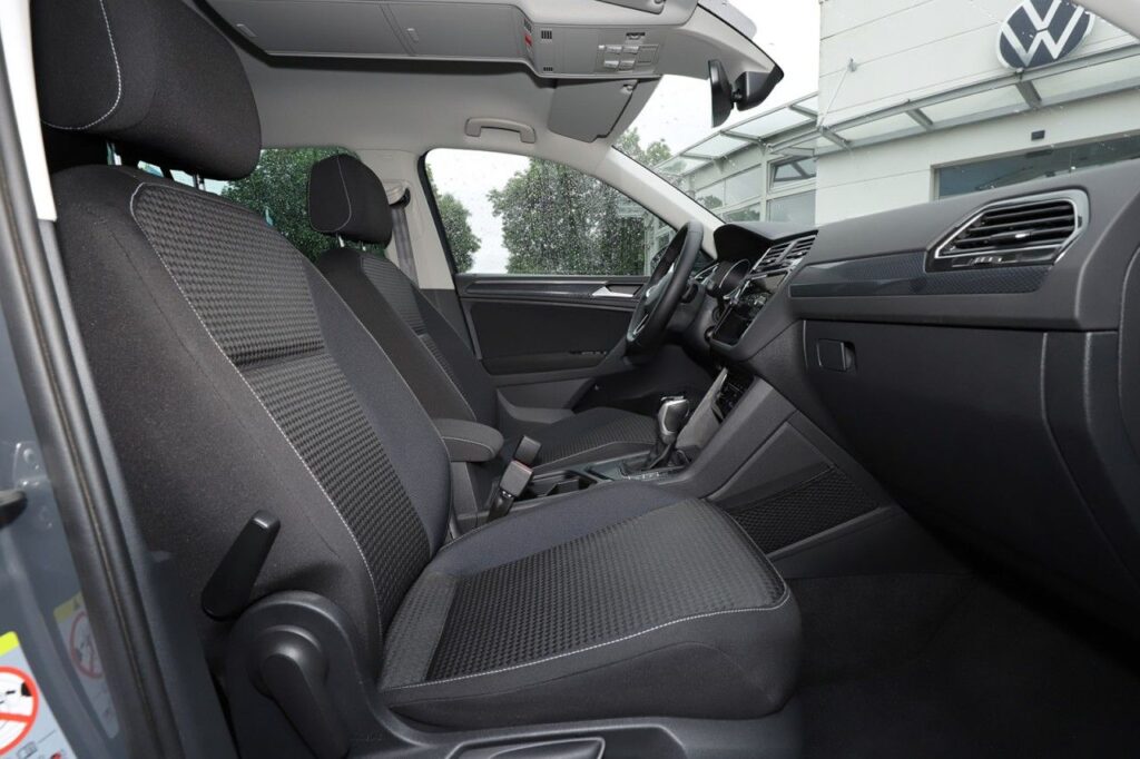 Volkswagen Tiguan Exposé-Bild 7