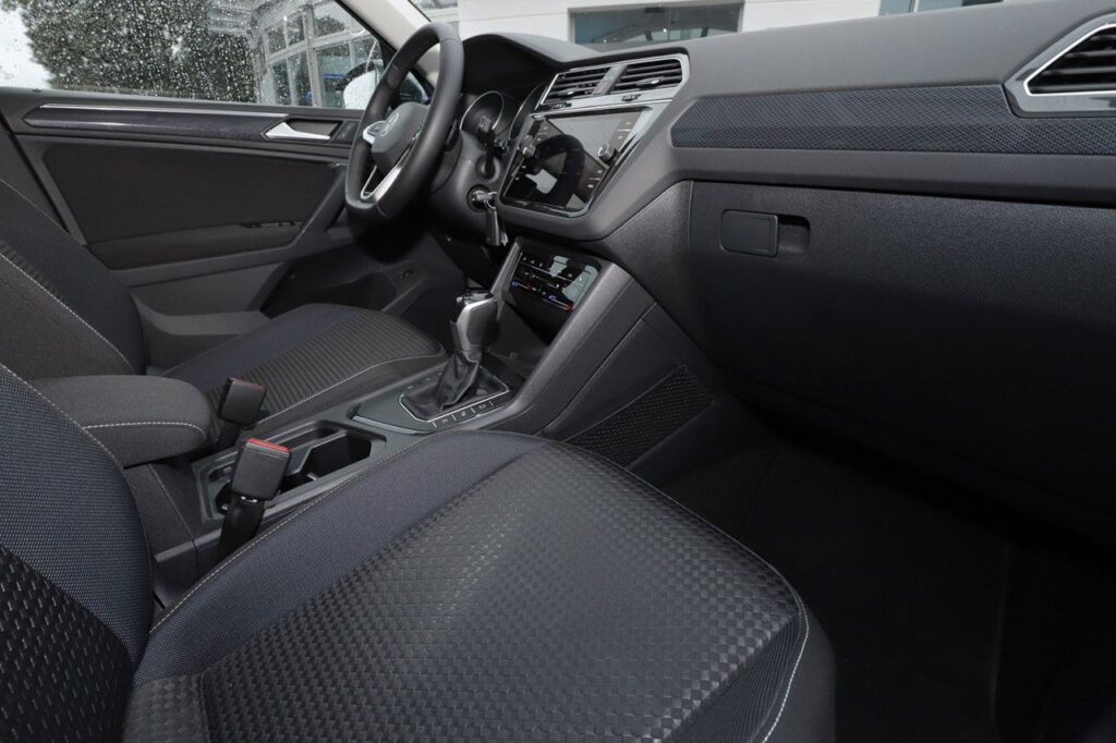 Volkswagen Tiguan Exposé-Bild 8
