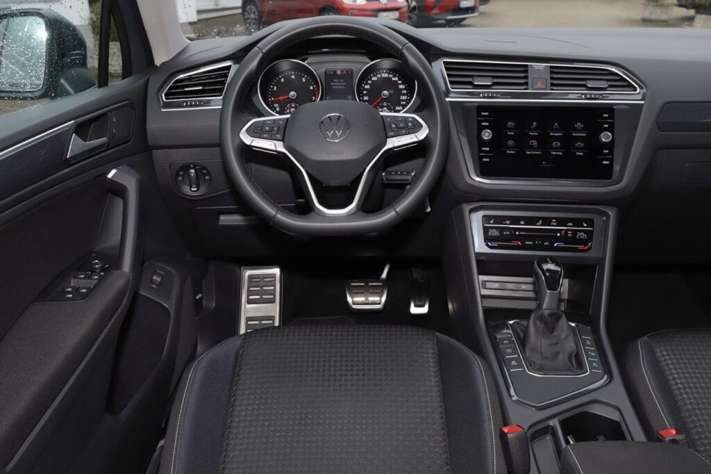 Volkswagen Tiguan Exposé-Bild 11