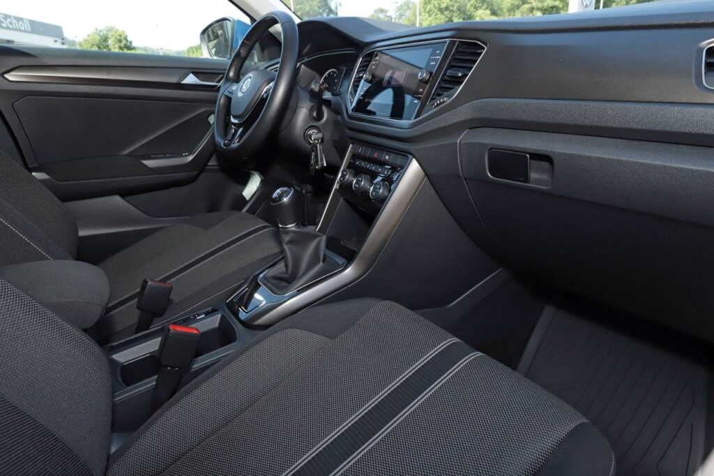 Volkswagen T-Roc Exposé-Bild 8