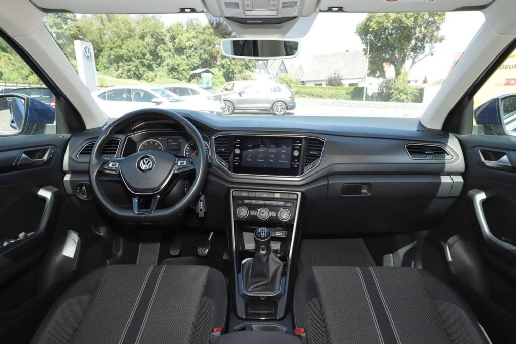 Volkswagen T-Roc Exposé-Bild 10