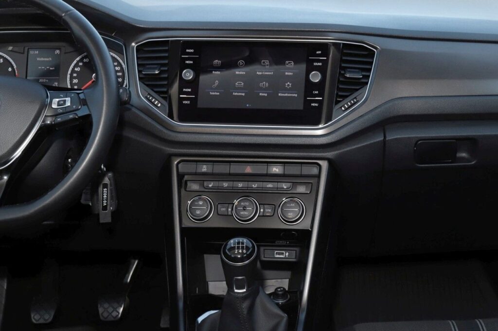 Volkswagen T-Roc Exposé-Bild 16