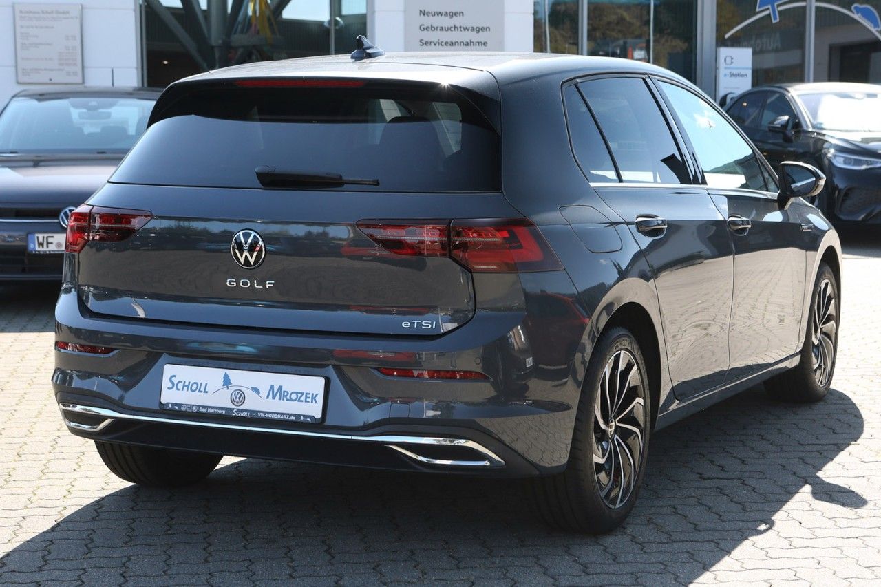 Volkswagen Golf Exposé-Bild 3