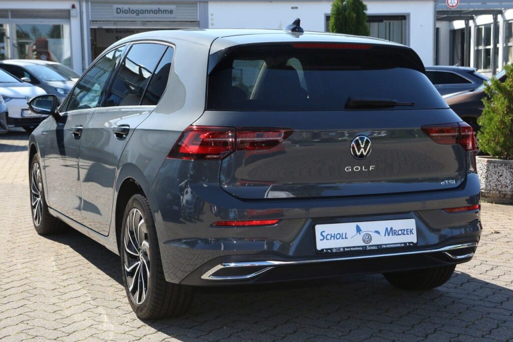 Volkswagen Golf Exposé-Bild 4