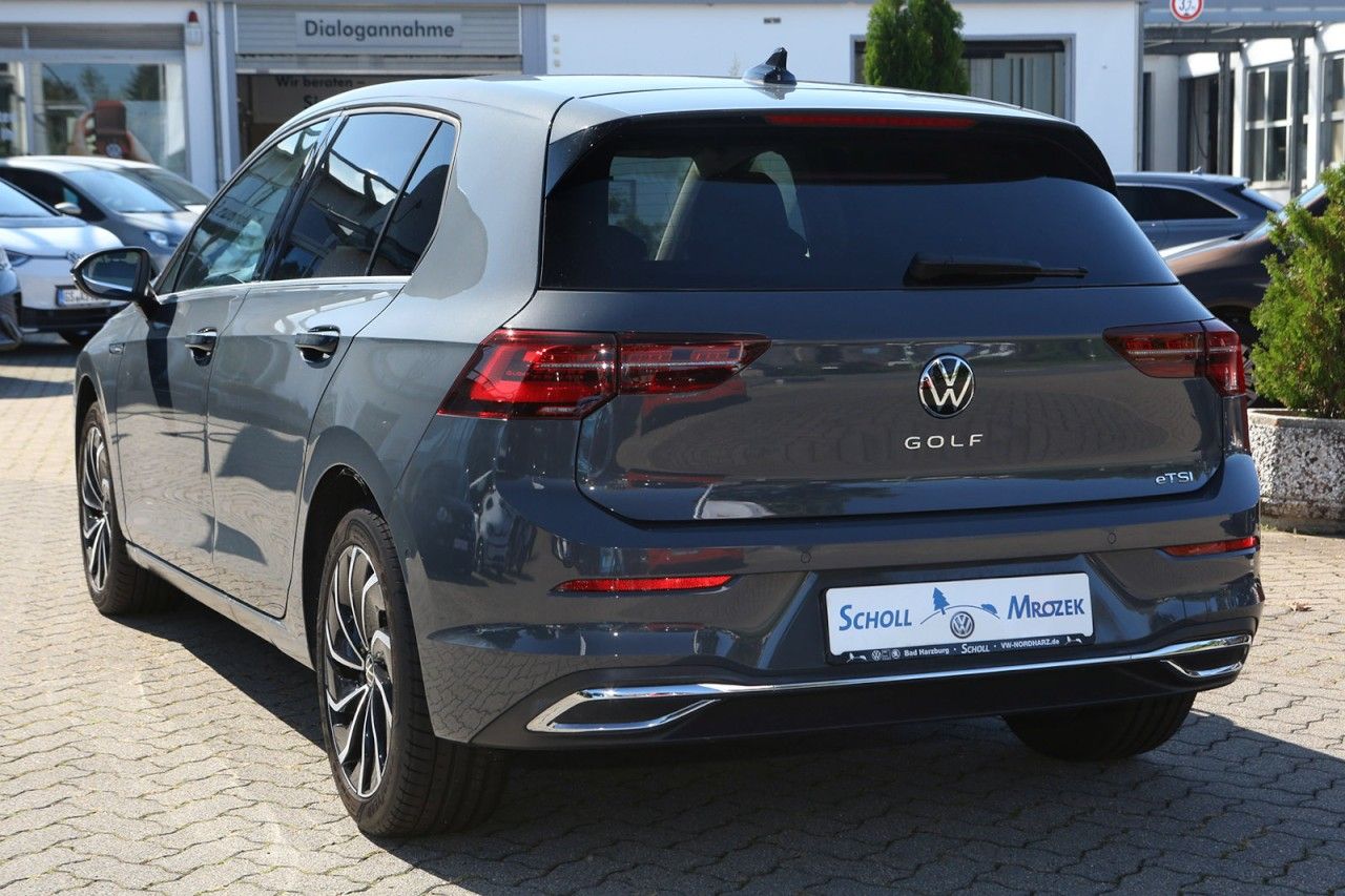 Volkswagen Golf Exposé-Bild 4