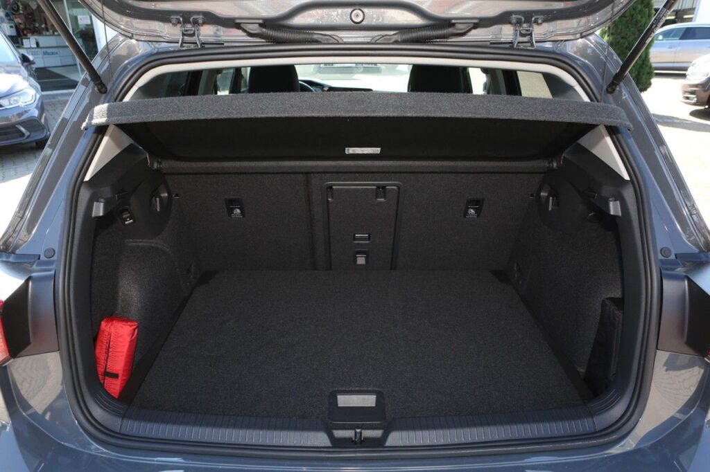 Volkswagen Golf Exposé-Bild 6