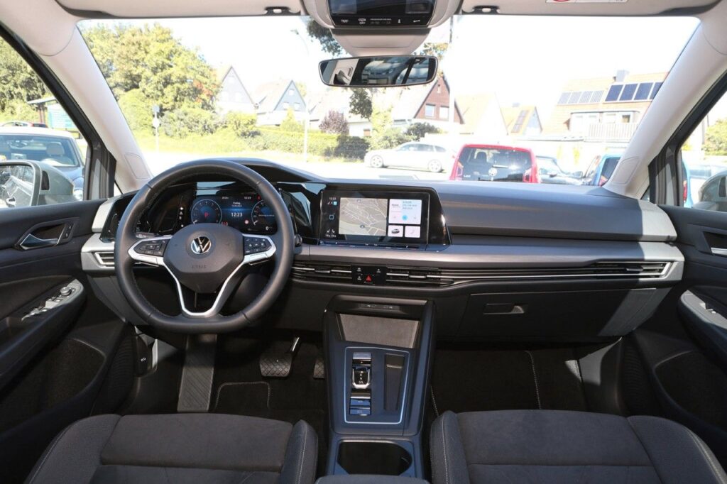 Volkswagen Golf Exposé-Bild 10