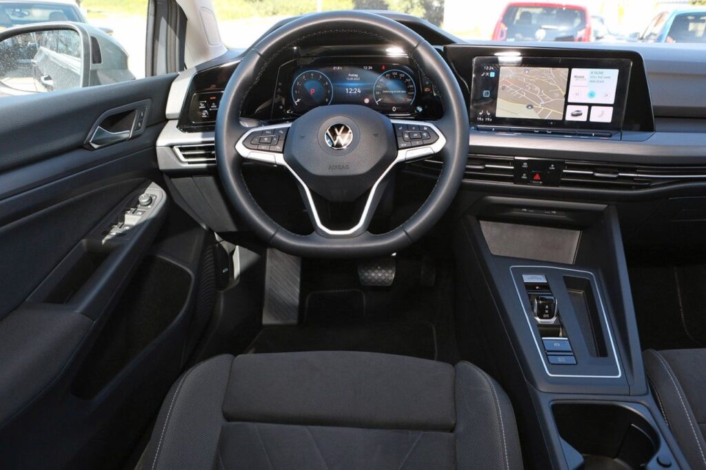 Volkswagen Golf Exposé-Bild 11