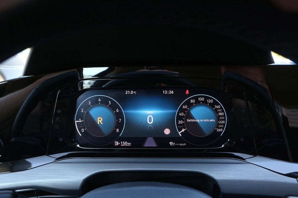 Volkswagen Golf Exposé-Bild 16