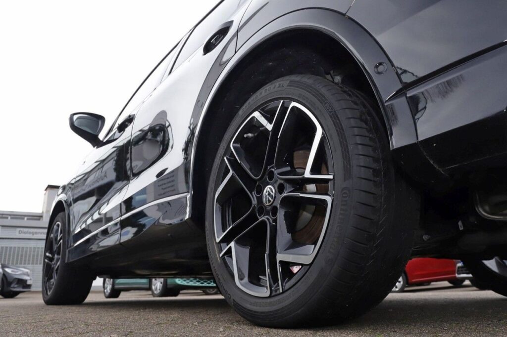 Volkswagen Tiguan Exposé-Bild 5