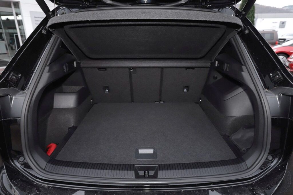 Volkswagen Tiguan Exposé-Bild 6