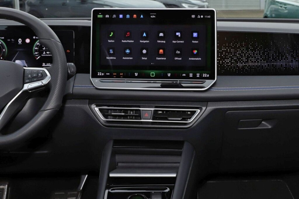 Volkswagen Tiguan Exposé-Bild 12