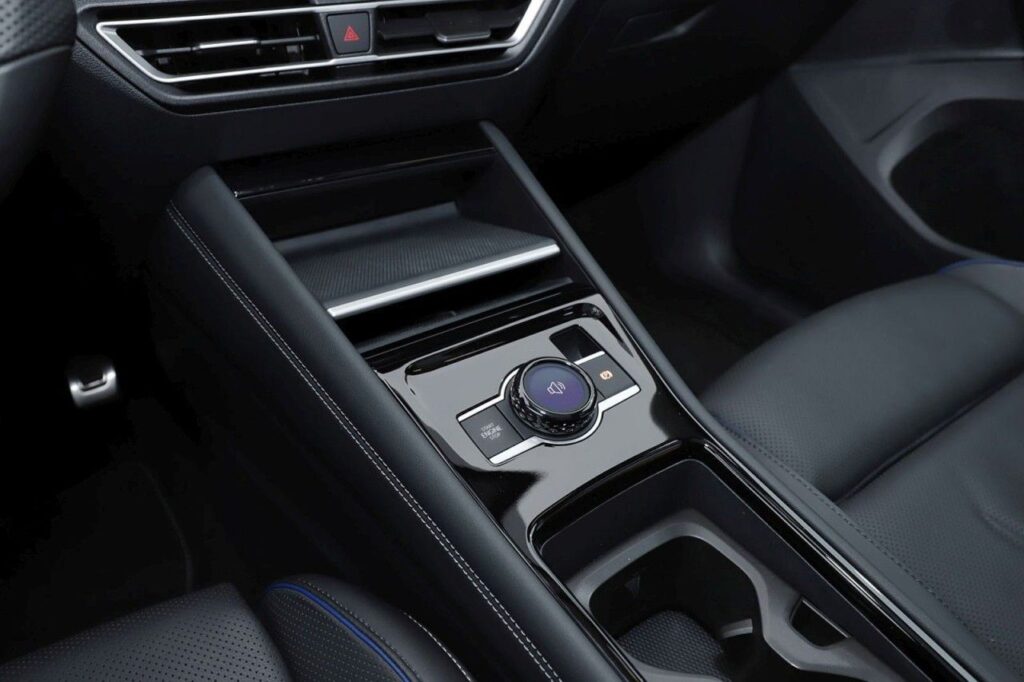 Volkswagen Tiguan Exposé-Bild 14