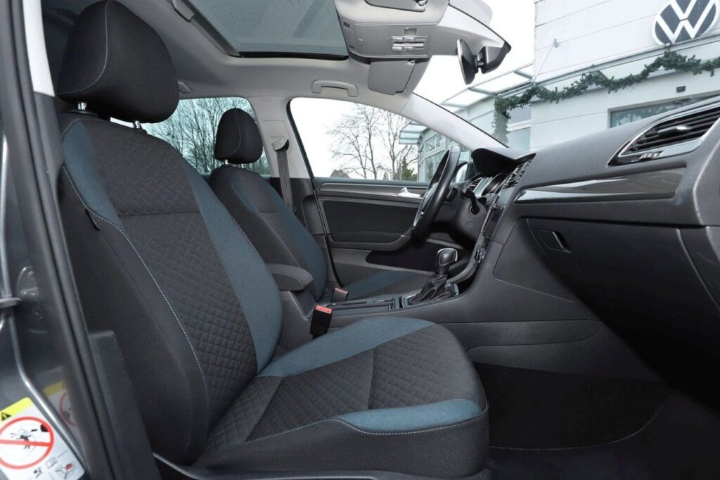 Volkswagen Golf Exposé-Bild 8