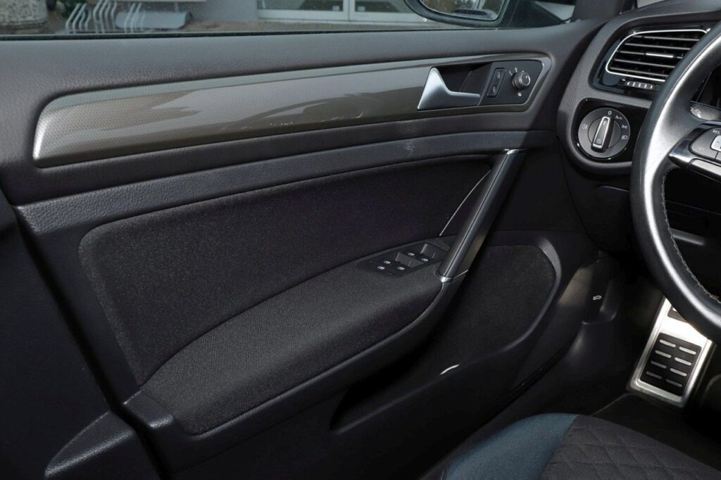 Volkswagen Golf Exposé-Bild 17