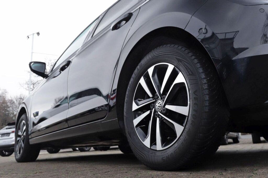 Volkswagen Polo Exposé-Bild 5