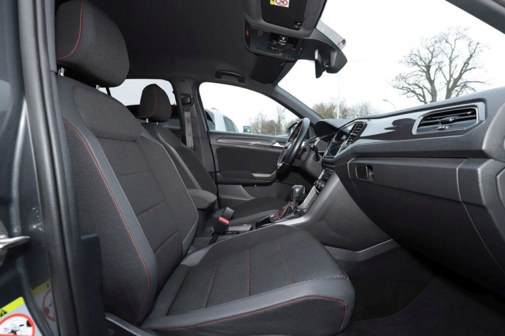 Volkswagen T-Roc Exposé-Bild 7