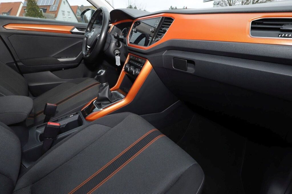 Volkswagen T-Roc Exposé-Bild 8