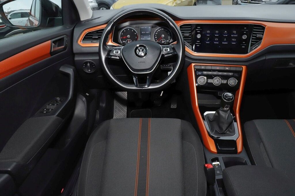Volkswagen T-Roc Exposé-Bild 11