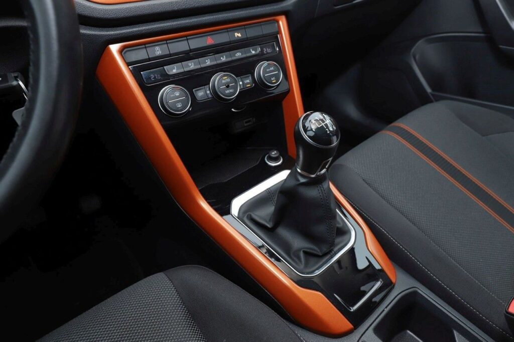 Volkswagen T-Roc Exposé-Bild 14