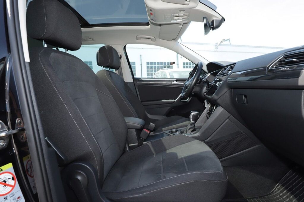 Volkswagen Tiguan Exposé-Bild 8