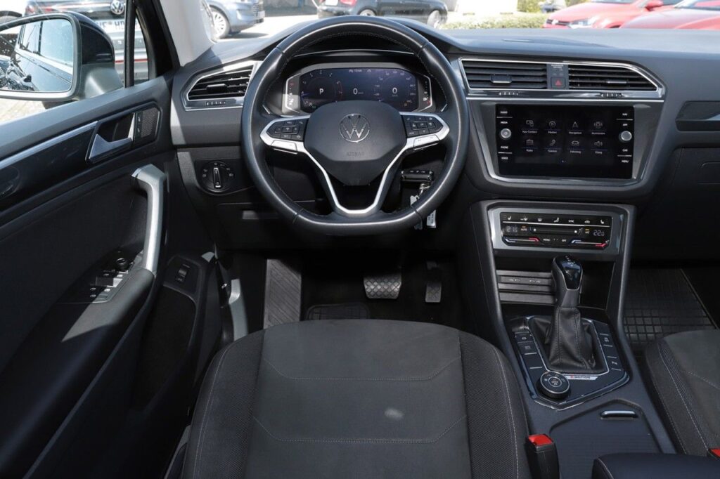 Volkswagen Tiguan Exposé-Bild 12