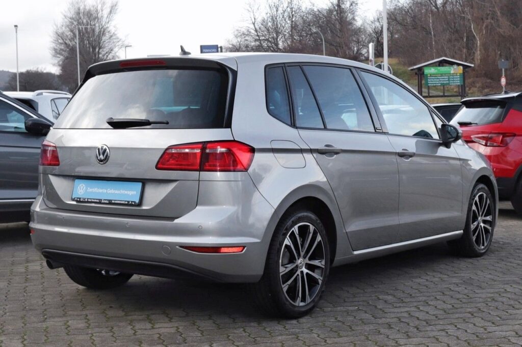 Volkswagen Golf Sportsvan Exposé-Bild 3