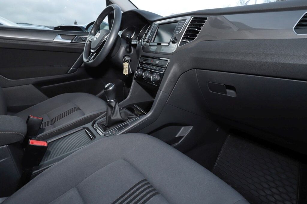 Volkswagen Golf Sportsvan Exposé-Bild 8