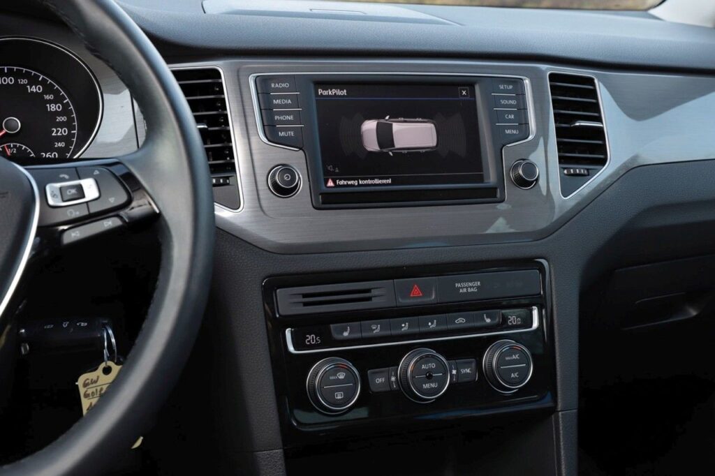 Volkswagen Golf Sportsvan Exposé-Bild 15