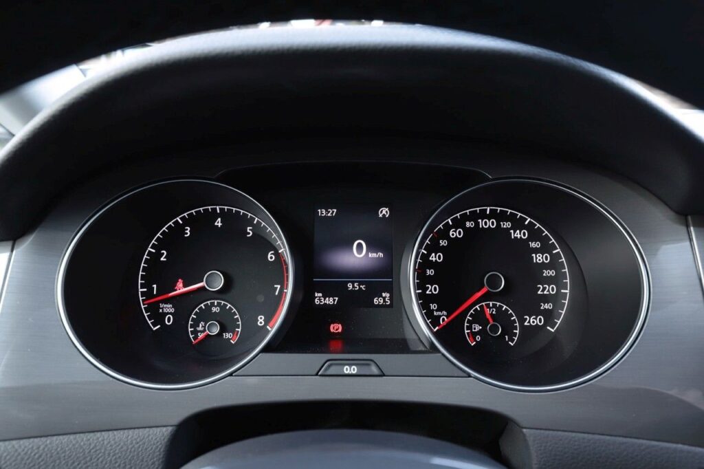 Volkswagen Golf Sportsvan Exposé-Bild 16