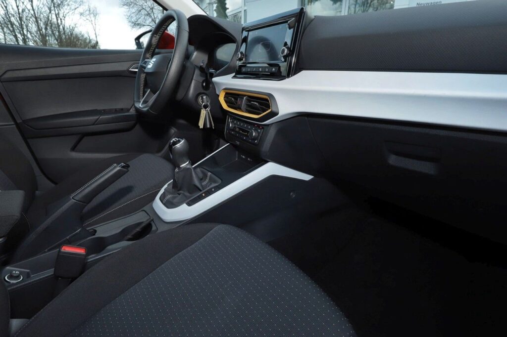 Seat Arona Exposé-Bild 8