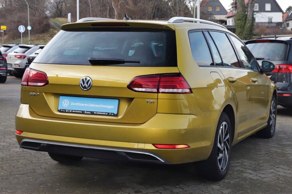 Volkswagen Golf Exposé-Bild 3