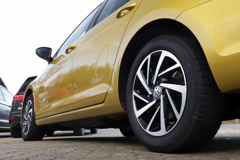 Volkswagen Golf Exposé-Bild 5