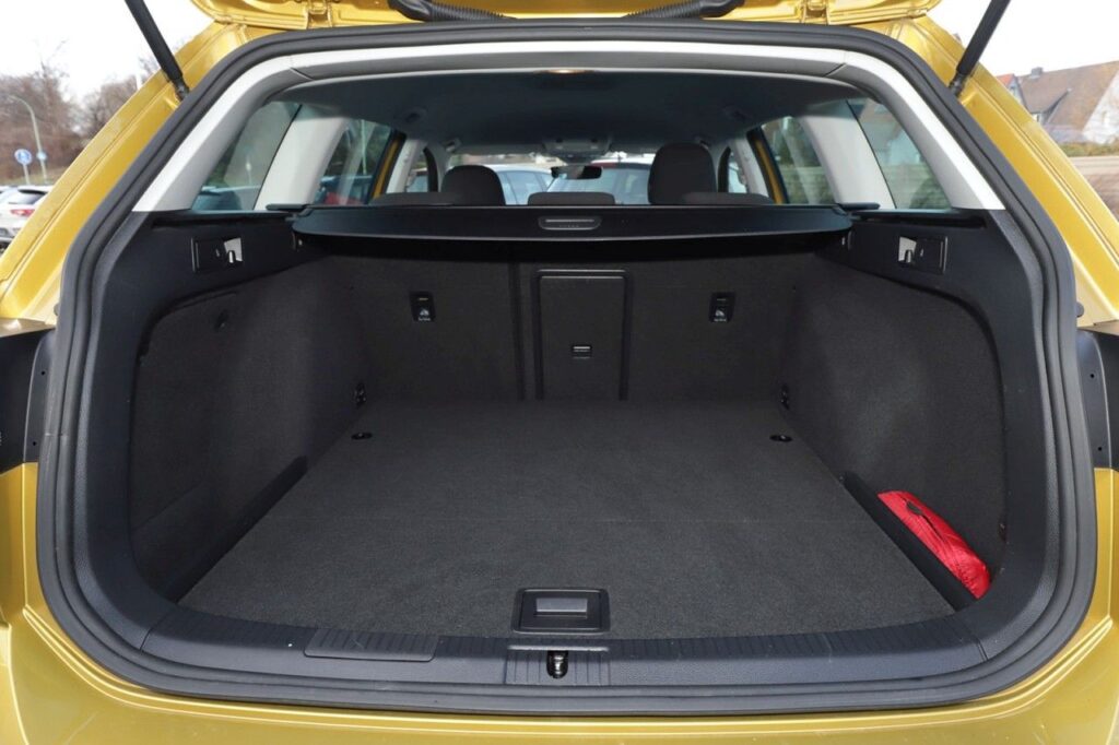 Volkswagen Golf Exposé-Bild 6