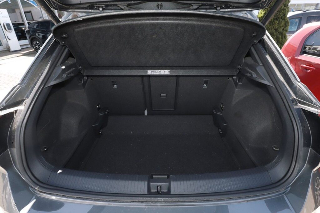 Volkswagen T-Roc Exposé-Bild 6
