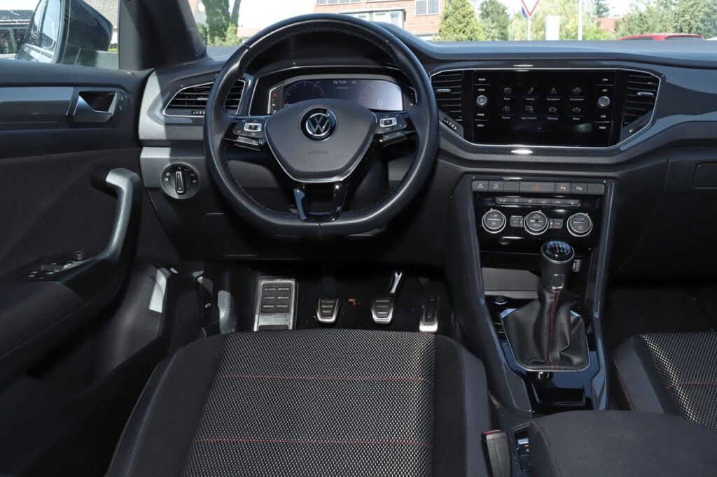 Volkswagen T-Roc Exposé-Bild 12
